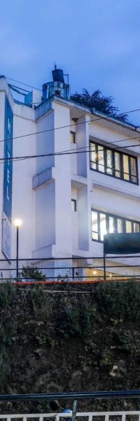 Hotel SunGrace，位于穆索里的酒店