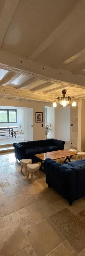 La Poserie des Monts et Vallées，位于Esson的酒店