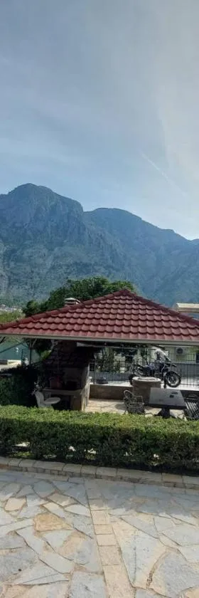 Sunset Kotor，位于Muo的酒店