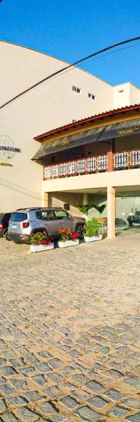 Premium Hotel，位于Mombaça的酒店