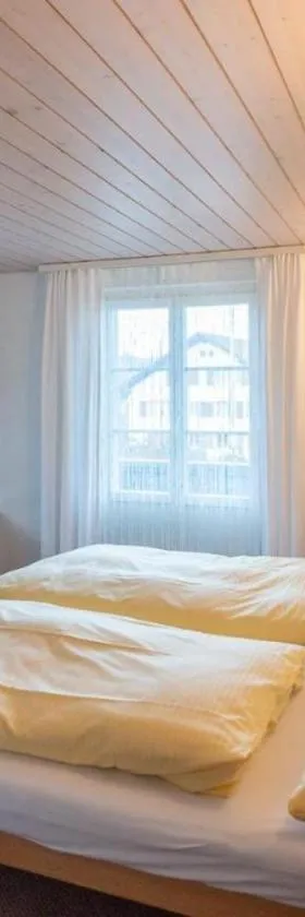 Hotel Krone Uetendorf，位于尤顿多夫的酒店