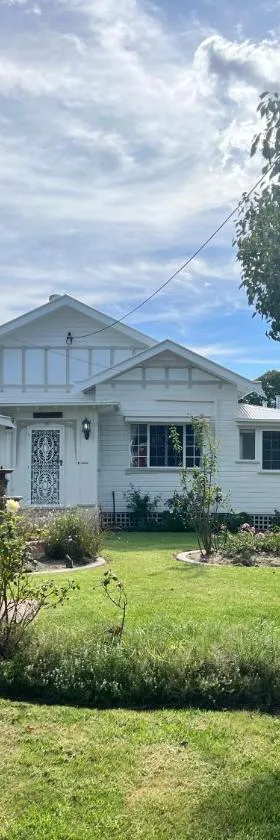 Mirrabooka Guest House，位于Allora的酒店