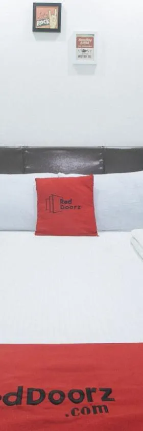RedDoorz at Ranchotel Bayanan Alabang，位于马尼拉的酒店