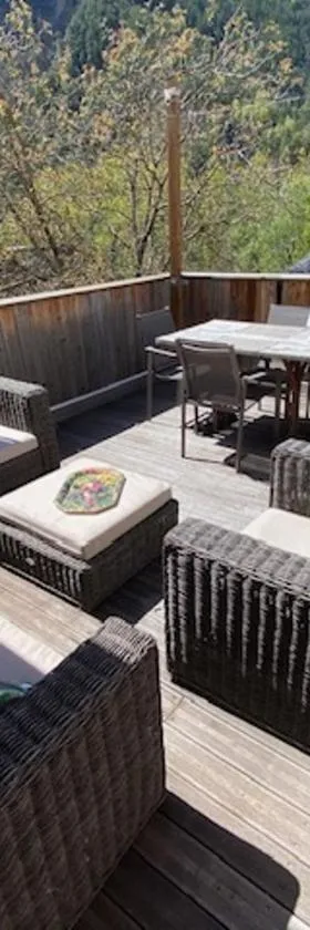 Village de Guillaumes Appartement avec terrasse，位于吉洛梅的酒店