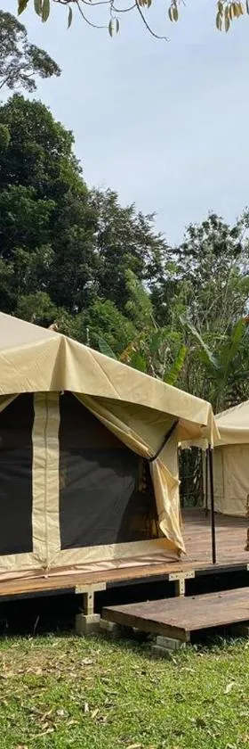 Canopy Villa Glamping Park，位于Kampong Sum Sum的酒店