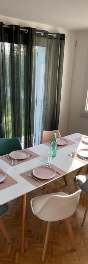 A 30 min de l'île aux Mimosa Maison Vendéenne avec Jardin，位于Sallertaine的酒店