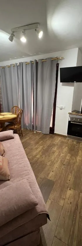 Apartamento Ciempozuelos III, cerca del Parque Warner y Madrid，位于先波苏埃洛斯的酒店