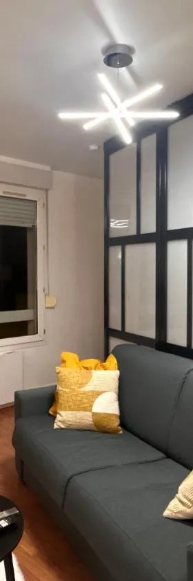 Modern Home proche de Disneyland et Paris，位于马恩河畔尚的酒店