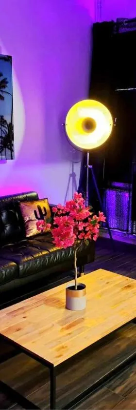 chambre avec 2 lits séparé dans une maison l'hote，位于列日的酒店