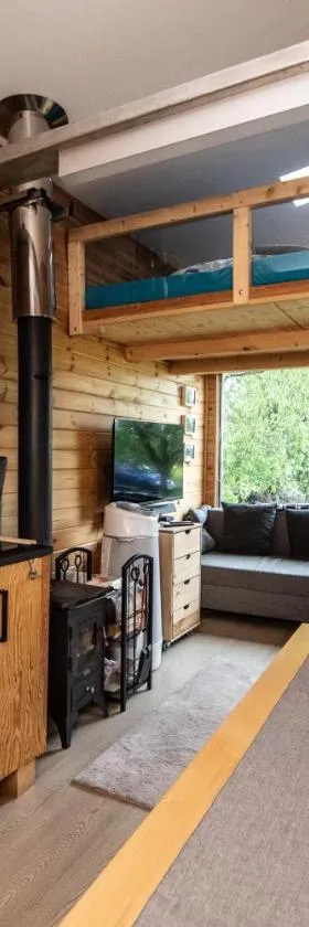 Tiny house - Chatka v Řeži u Prahy，位于Husinec的酒店