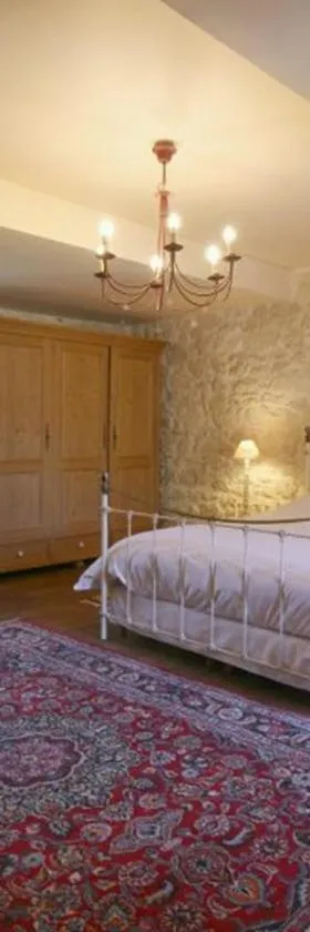 Chambre d'hôtes spacieuse, salle de bain privative，位于Saint-Michel-de-Fronsac的酒店