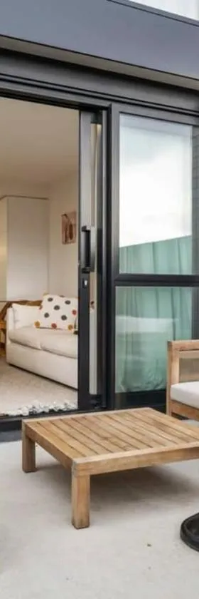 Wanaka Riverside Townhouse Retreat，位于Albert Town的酒店