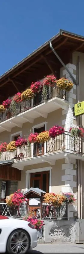 Hôtel du Crêt Rond，位于瓦卢瓦尔的酒店