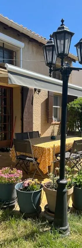Maison familiale idéalement située avec tout le confort，位于尼姆的酒店