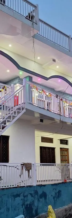 Chandarshila hike homestay，位于Ukhimath的酒店
