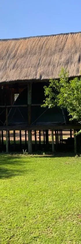 Lorato Camping，位于Muchenje的酒店