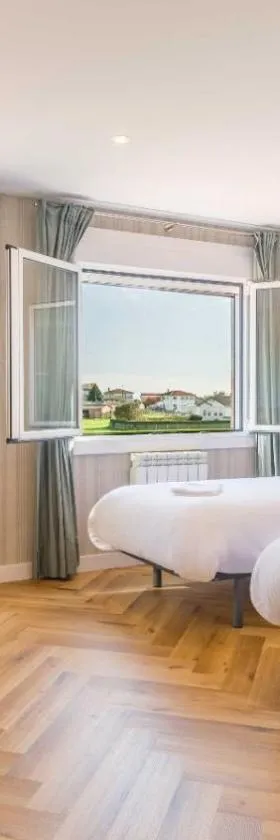 阿布里尔9号旅馆，位于欧德鲁佐的酒店