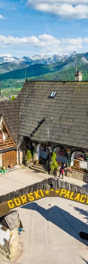 Górski Pałacyk Kompleks obiektów，位于考斯赛力克的酒店