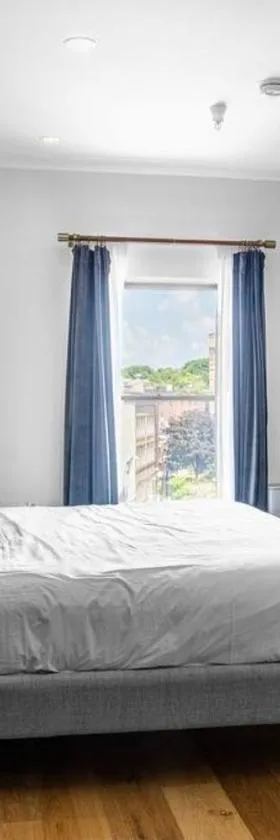 2 King Beds, Historic DTWN Hotel, Steps 2 Restaurants Room # 405，位于班戈的酒店