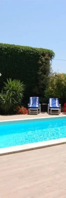 Chambre BELEM - MAS SAINT LOUIS - Piscine chauffée，位于艾格-莫尔特的酒店