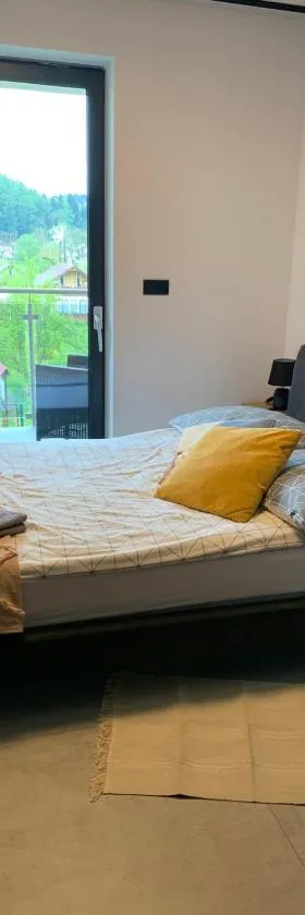 Apartament w Dolinie Sanu 1，位于莱斯科的酒店