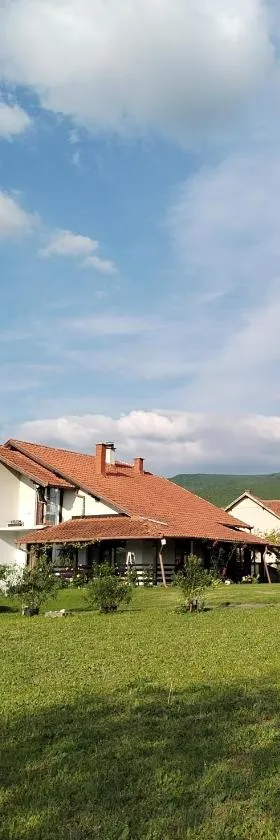 Miladinović Bistrica，位于Bistrica的酒店
