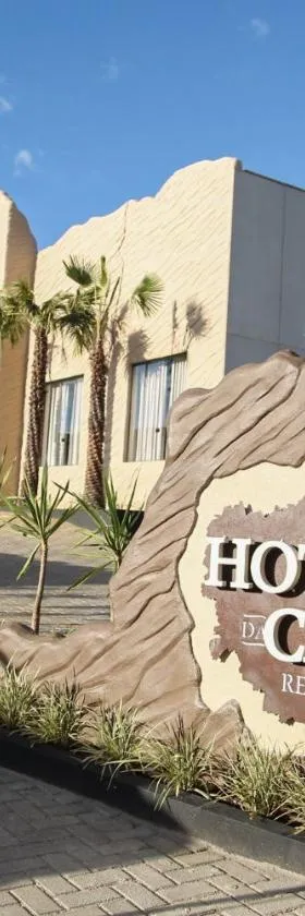 HOTEL SERRA DA CAPIVARA RESORT E CONVENTION，位于圣雷蒙多-诺纳图的酒店