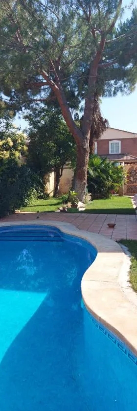 Habitación,Piscina y Jardín，位于阿苏克卡德埃纳雷斯的酒店