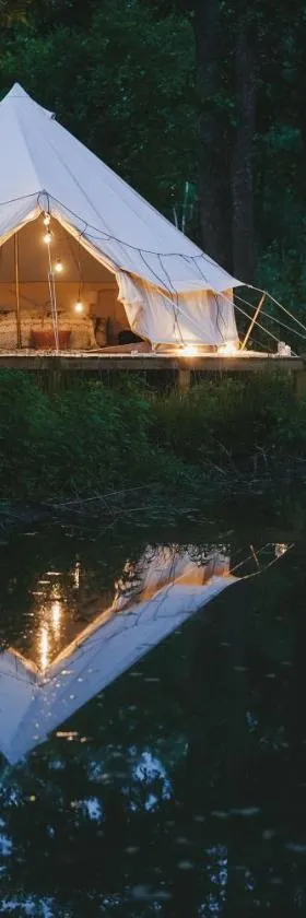 Glamping tält/tent - Glampingzelt -Lodge - Sjöutsikt，位于Blattnicksele的酒店