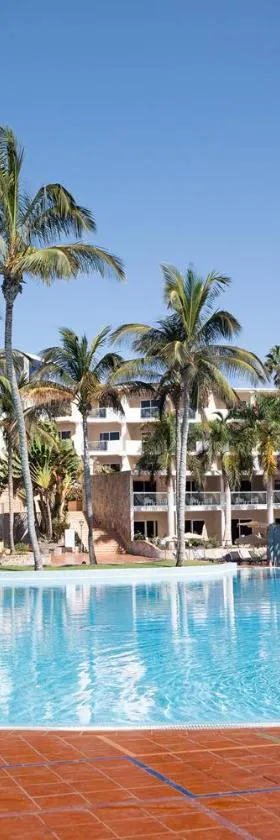 Club Hotel Drago Park，位于科斯塔卡玛的酒店