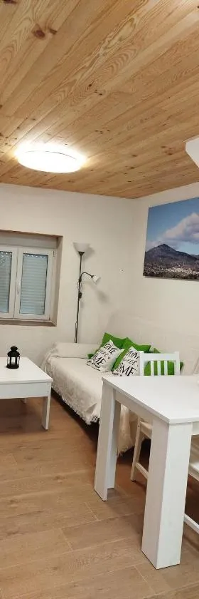 Berrocal de Aldea en Cabo，位于Aldeaencabo de Escalona的酒店