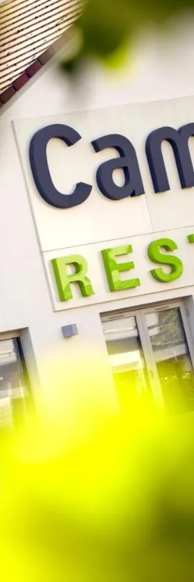 钟楼康弗兰圣奥诺丽娜酒店，位于孔夫朗-圣奥诺里讷的酒店