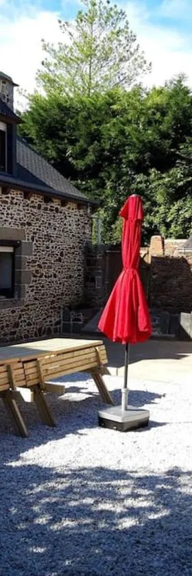 Maison Bretonne 8 personnes en Côtes D'Armor，位于Gicquel的酒店