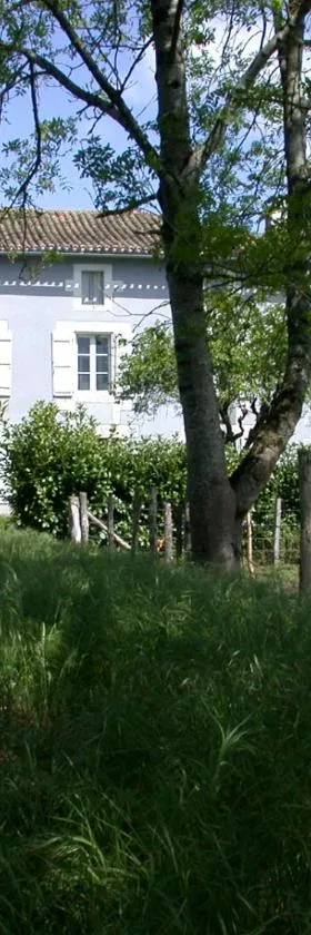 La Maison Bleue，位于Exideuil的酒店