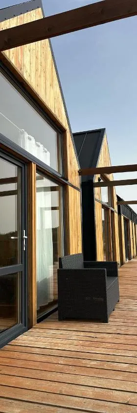 Sunny house domki rekreacyjne pod Ślężą，位于索布特卡的酒店