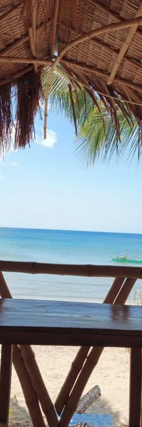 8 Star Paradise，位于Locaroc的酒店