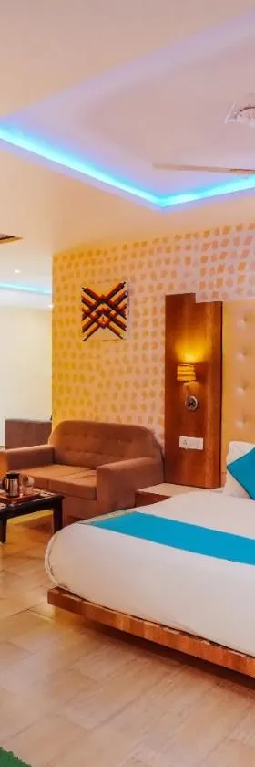 Nature Valley View Resort Mashobra !! Luxury Choice !! gaming zone !! open terrace !! Big Parking，位于西姆拉的酒店