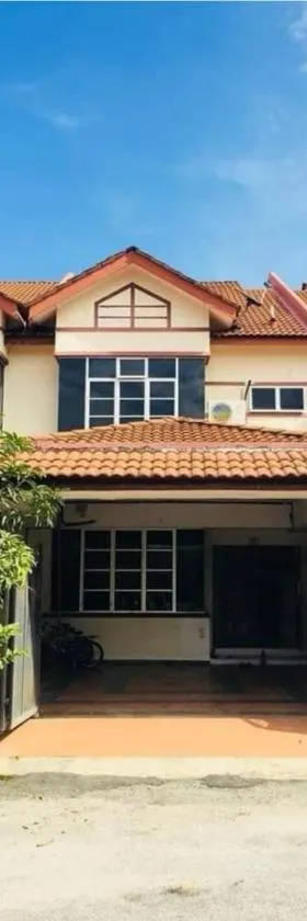 Casa Lily Residence IM8，位于Kampong Darat Mak Bar的酒店