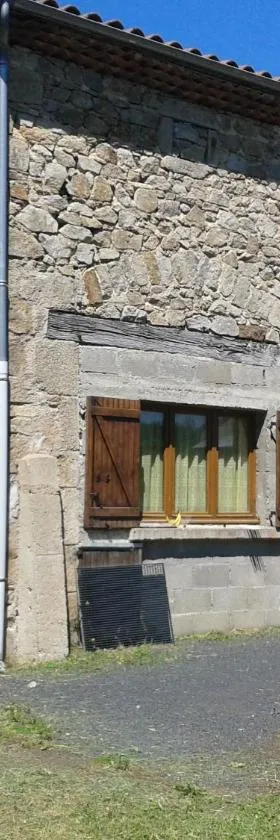 En Auvergne au cœur du parc Livradois Forez，位于Cunlhat的酒店