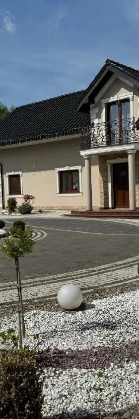 Agroturystyka Domilo Mzyki，位于Koziegłowy的酒店