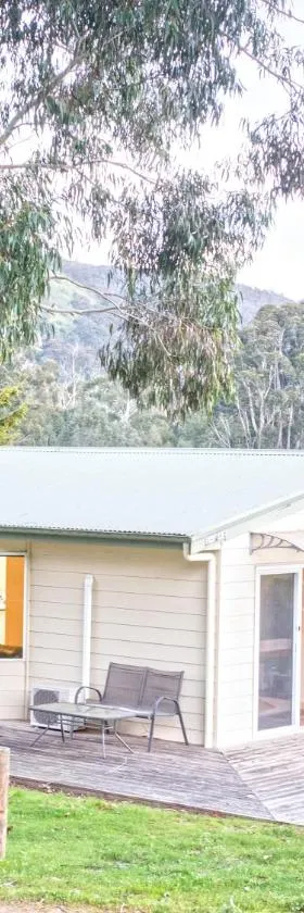 Stringybark, Halls on Falls Homestead，位于Strath Creek的酒店