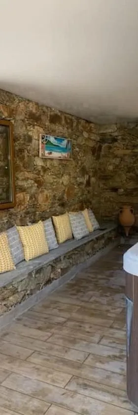 Villa Pleine campagne Jacuzzi 15 mn Saint Florent，位于Santo-Pietro-di-Tenda的酒店