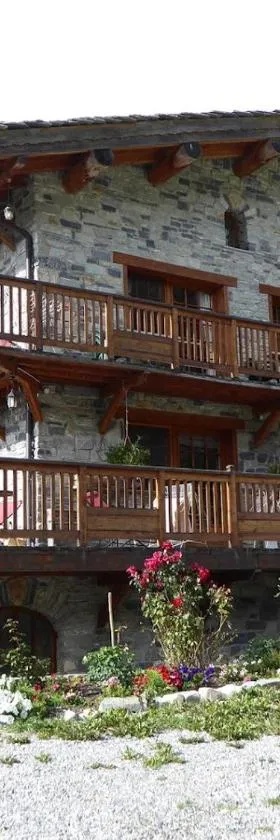 Chalet Les Liouès，位于Sollières-Sardières的酒店