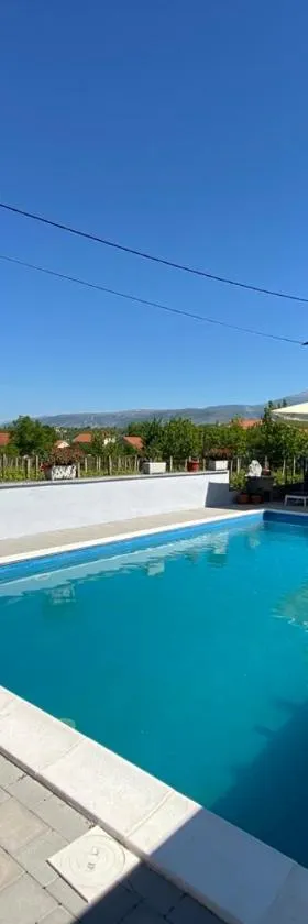 Villa Cabera，位于Buna的酒店