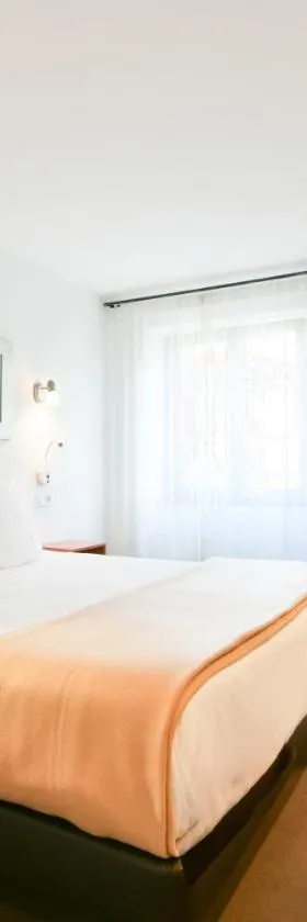 Logis Hotel & Restaurant Bergeret Sport，位于昂代的酒店