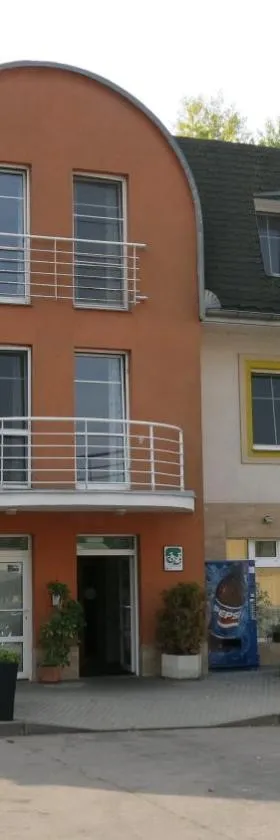 Hotel NED HOCKEY，位于宁布尔克的酒店