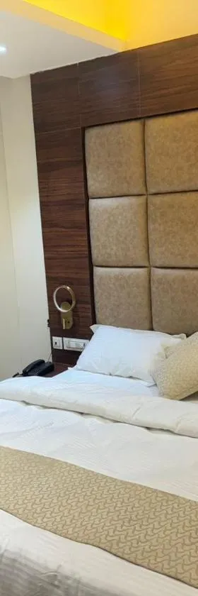 Hotel Asha & Banquet，位于Bettiah的酒店