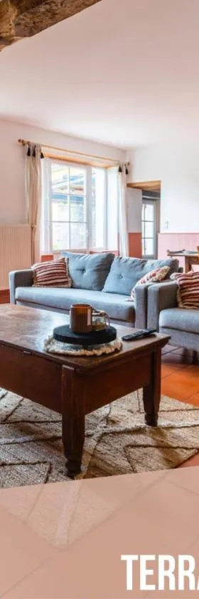 LE GRAND FRANC gite cosy proche tous commerces，位于托奈夏朗德的酒店