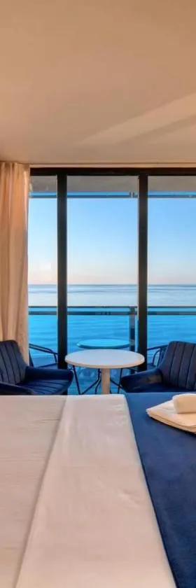 King Hotel Orbi City Sea View，位于安吉萨的酒店