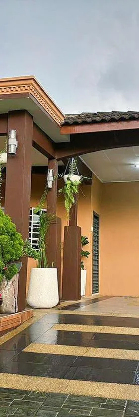 Leisure Homestay，位于Kampong Peruntun的酒店